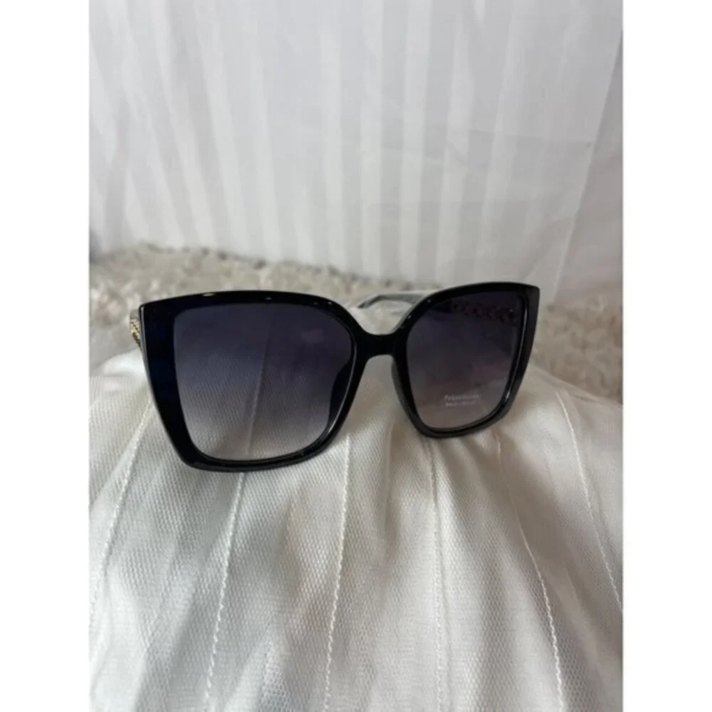 Keep It Casual Cat Eye Frame‎ Sunglasses Black
